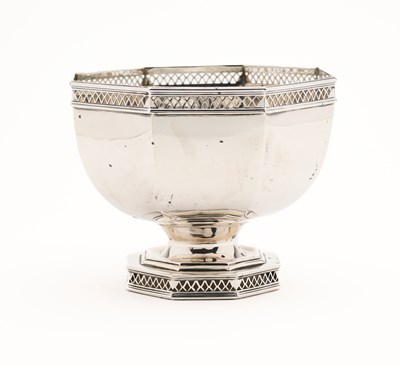 Lot 248 - A GEORGE V SILVER BOWL, JAMES DIXON & SONS LTD., SHEFFIELD, 1922