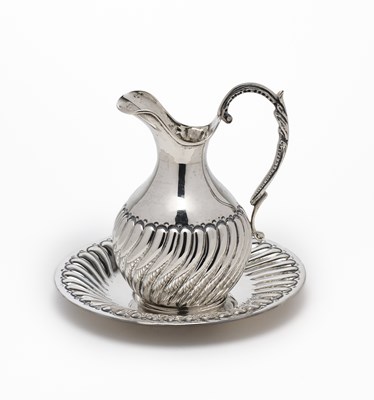 Lot 51 - A SMALL EWER AND STAND, TURKISH, 20TH CENTURY