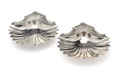 Lot 193 - A MATCHED PAIR GEORGIAN SILVER BUTTER SHELLS, EMES & BARNARD, LONDON, 1816 / 27