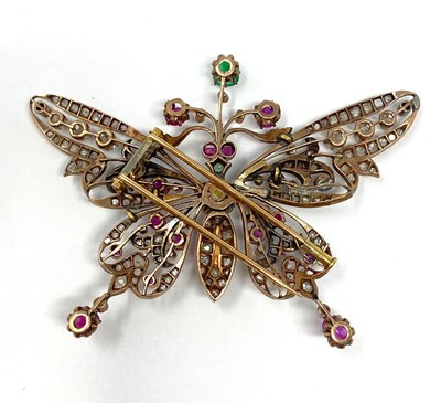 Lot 357 - DIAMOND, RUBY AND EMERALD BROOCH, 1890s