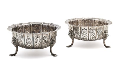 Lot 103 - A PAIR OF IRISH EDWARDIAN SILVER BOWLS, JOHN SMYTH & SONS, DUBLIN, 1907