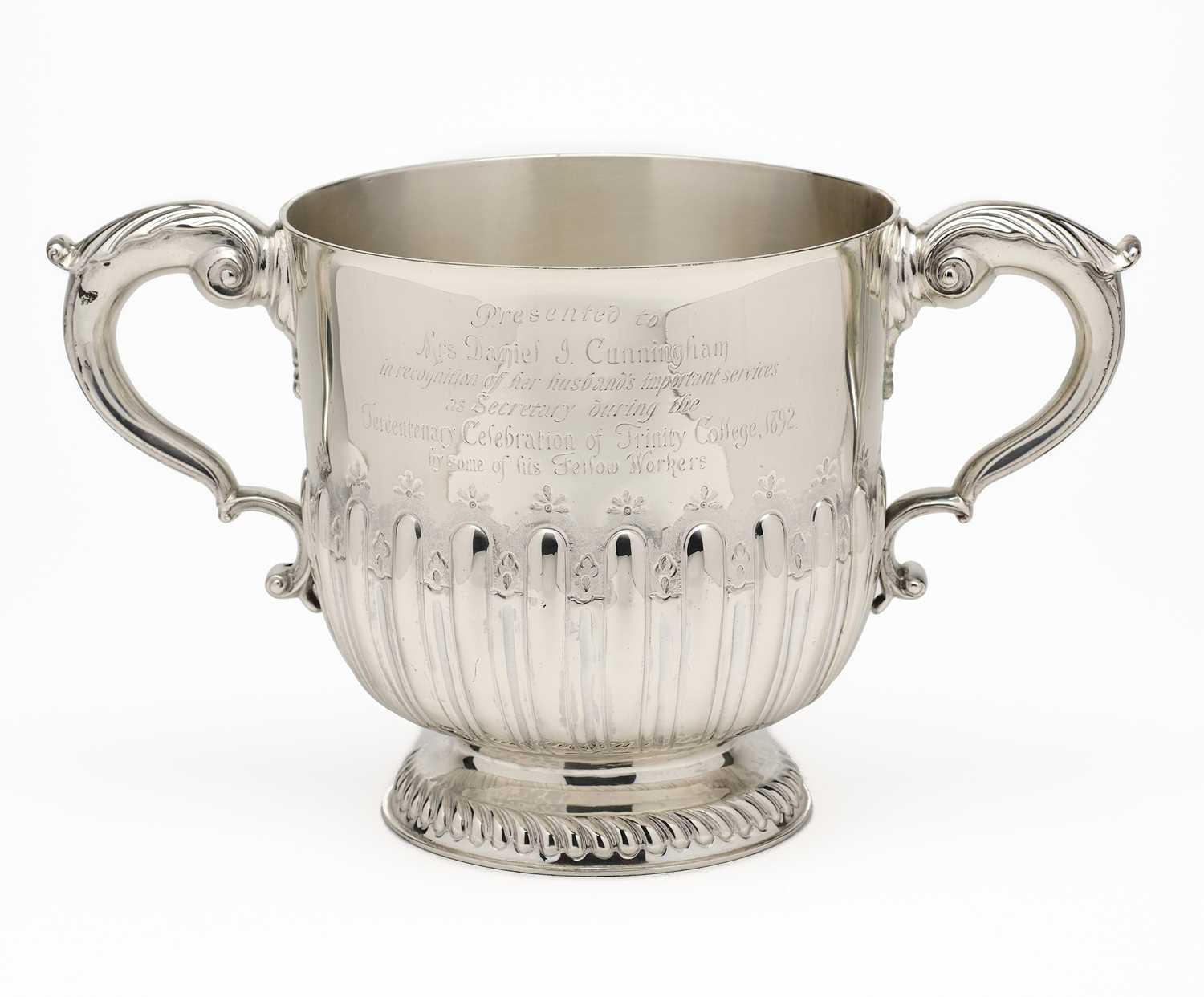 Lot 112 - AN IRISH VICTORIAN SILVER PRESENTATION CUP, EDMOND JOHNSON, DUBLIN, 1891