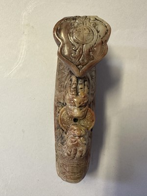 Lot 93 - A CHINESE SOAPSTONE RUYI SCEPTRE SEAL, 20TH CENTURY