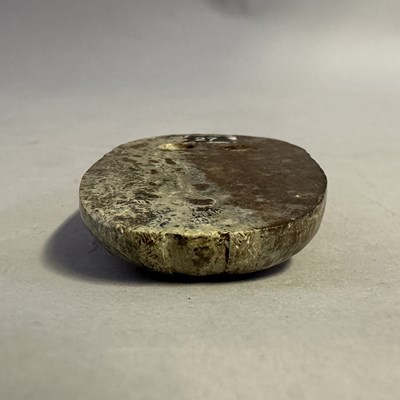 Lot 72 - A CHINESE ARCHAISTIC JADE SCARAB BEETLE PLAQUE