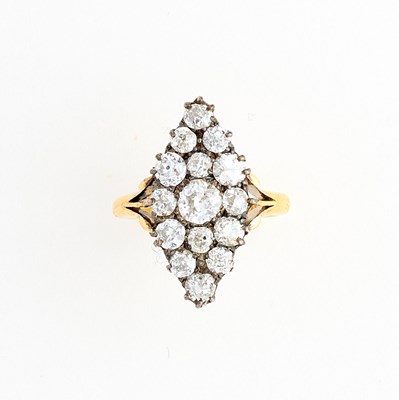 Lot 445 - DIAMOND RING, 1890s