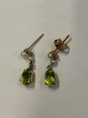 Lot 326 - GROUP OF GOLD AND PERIDOT JEWELLERY