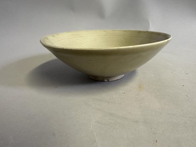 Lot 22 - A LARGE CHINESE JUN BOWL, YUAN DYNASTY (1279-1368)