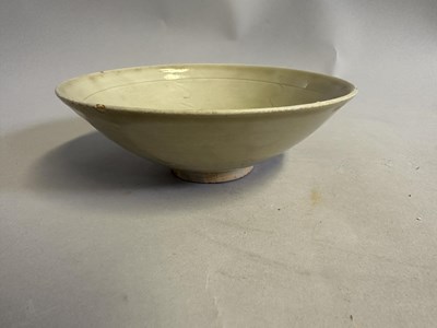 Lot 22 - A LARGE CHINESE JUN BOWL, YUAN DYNASTY (1279-1368)