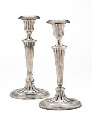 Lot 102 - A PAIR OF SCOTTISH EDWARDIAN SILVER CANDLESTICKS, HAMILTON & INCHES, EDINBURGH, 1903