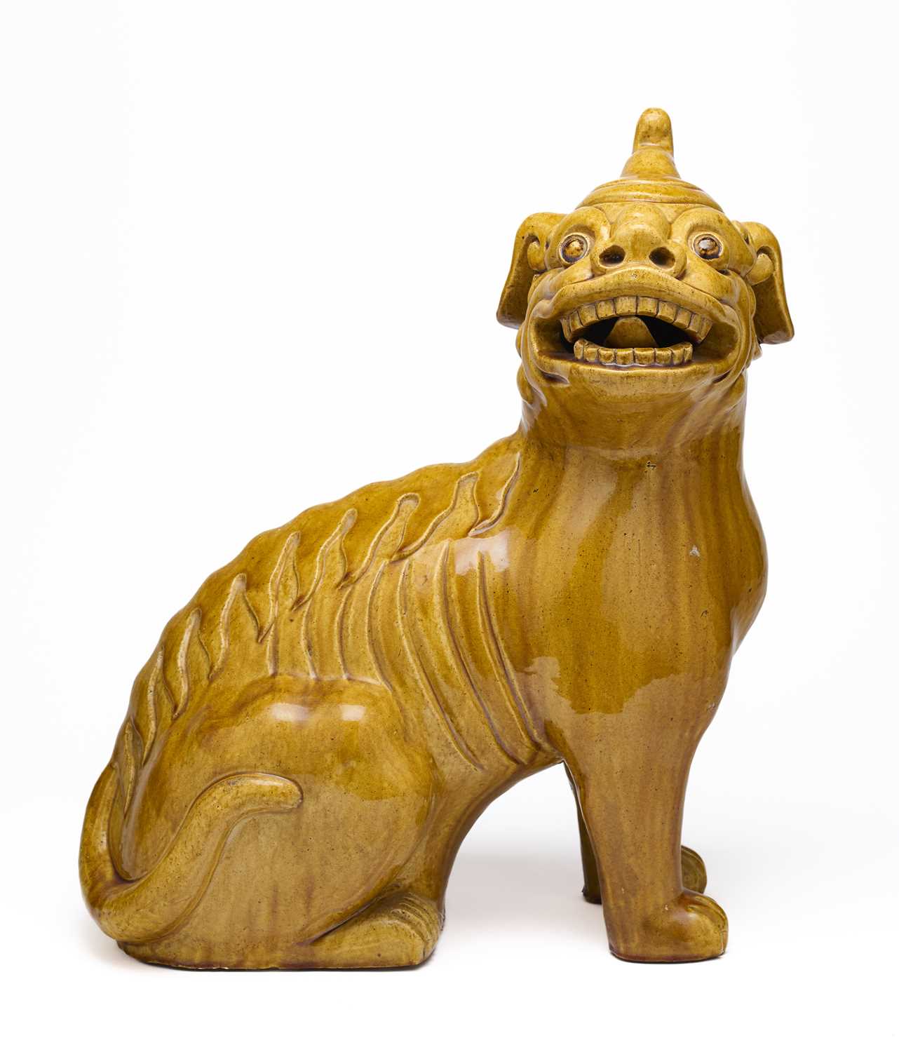 Lot 31 - A LARGE CHINESE AMBER-GLAZED BIXIE, QING DYNASTY (1644-1911)