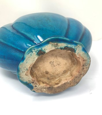 Lot 23 - A CHINESE TURQUOISE-GLAZED MOON FLASK^ 19TH /...