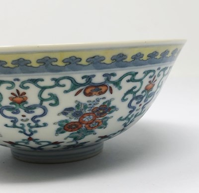 Lot 29 - A PAIR OF CHINESE DOUCAI BOWLS^ 20TH...