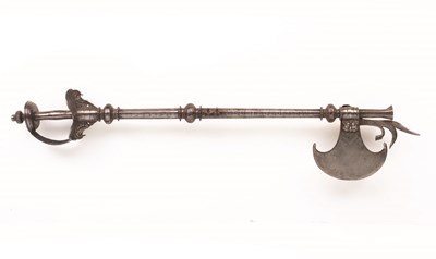 Lot 26 - A FINE AND RARE SOUTH INDIAN COMBINED AXE AND MATCHLOCK PISTOL