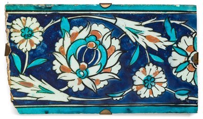 Lot 264 - AN IZNIK BORDER TILE^ OTTOMAN ANATOLIA^ EARLY...