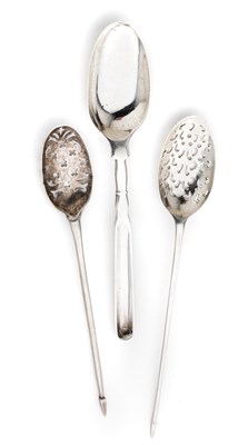 Lot 307 - A GEORGE II SILVER MOTE SPOON^ ROGER HARE^...