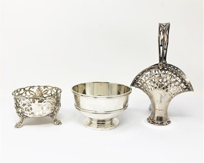 Lot 352 - A VICTORIAN SILVER BOWL^ EDWARD BARNARD &...