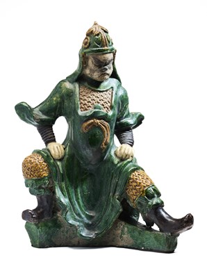 Lot 25 - A LARGE CHINESE FAHUA FIGURE OF GUANDI, MING DYNASTY, 16TH/17TH CENTURY