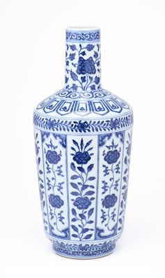 Lot 102 - A CHINESE MING-STYLE BLUE AND WHITE BOTTLE VASE