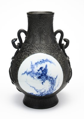 Lot 105 - A CHINESE WANG BU-STYLE VASE, HU, REPUBLIC PERIOD