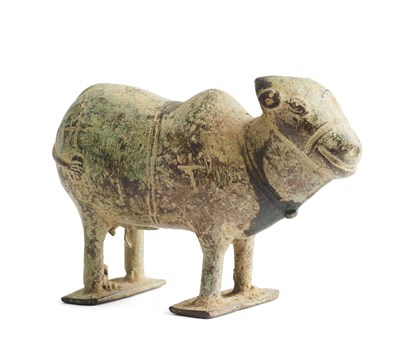 Lot 552 - A SMALL BRONZE FIGURE OF NANDI, WESTERN DECCAN, INDIA, CIRCA 17TH CENTURY