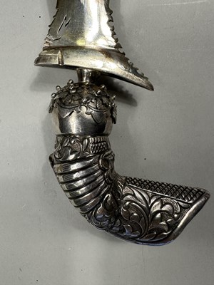 Lot 317 - A MALAYSIAN SILVER-MOUNTED DAGGER (KRIS), 20TH CENTURY