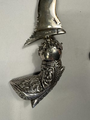 Lot 317 - A MALAYSIAN SILVER-MOUNTED DAGGER (KRIS), 20TH CENTURY