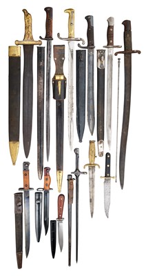 Lot 476 - A BRITISH 1856 PATTERN ENFIELD BAYONET, A COPY OF A GERMAN MODEL 1871 MAUSER BAYONET