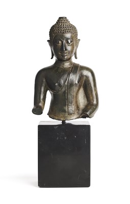 Lot 125 - A LAN NA BRONZE BUST OF BUDDHA, THAILAND, 15TH/16TH CENTURY