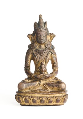 Lot 129 - A GILT BRONZE FIGURE OF AMITAYUS, TIBET, 17TH/18TH CENTURY