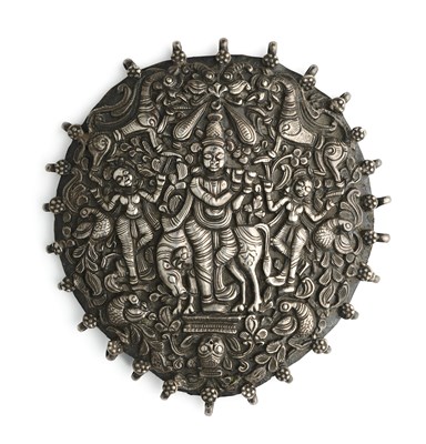 Lot 537 - A SILVER HAIR ORNAMENT, TAMIL NADU, PROBABLY TIRUCHIRAPALLI, 19TH CENTURY