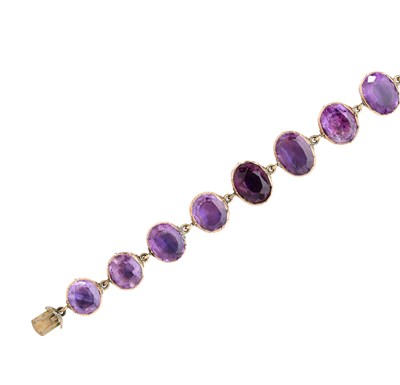 Lot 438 - AMETHYST AND GOLD BRACELET, EARLY 19TH CENTURY