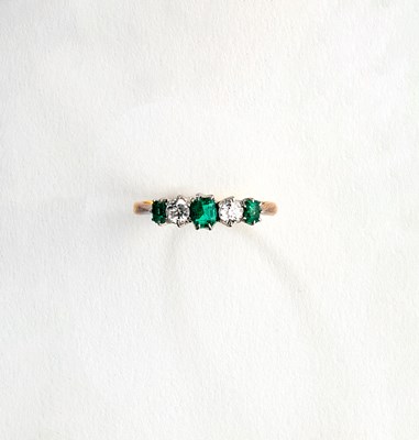 Lot 415 - FOUR GEM-SET RINGS