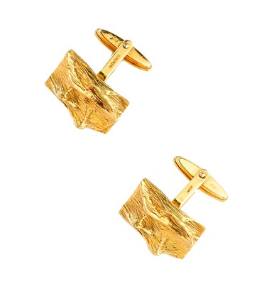 Lot 394 - PAIR OF GOLD CUFFLINKS, 1968