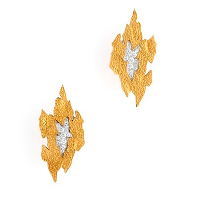 Lot 392 - GRIMA: PAIR OF DIAMOND EAR CLIPS