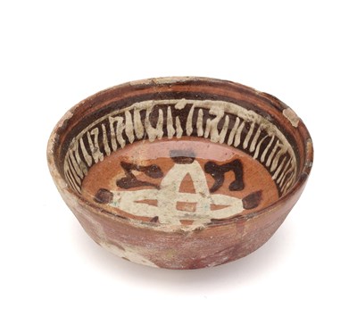 Lot 65 - A SMALL SAMANID SLIP PAINTED POTTERY BOWL, PROBABLY SAMARKAND, 10TH/11TH CENTURY