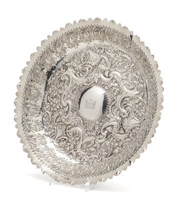 Lot 114 - A VICTORIAN SILVER DISH, WALKER & HALL, SHEFFIELD, 1893