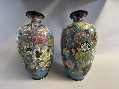 Lot 132 - A PAIR OF JAPANESE CLOISONNE ENAMEL VASES, MEIJI PERIOD (1868-1912)