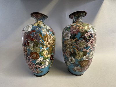 Lot 132 - A PAIR OF JAPANESE CLOISONNE ENAMEL VASES, MEIJI PERIOD (1868-1912)