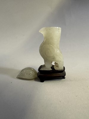 Lot 78 - A CHINESE ARCHISTIC JADE BIRD-FORM MINIATURE WINE VESSEL, ZUN
