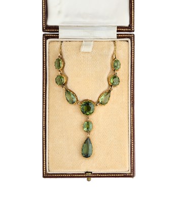 Lot 329 - GOLD AND GREEN PASTE NECKLACE, 1900s