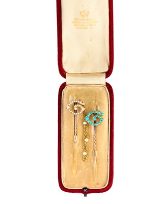 Lot 352 - GOLD, PEARL AND TURQUOISE DOUBLE STICK PIN, 1880s