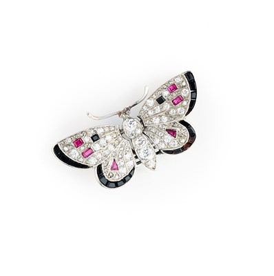 Lot 363 - DIAMOND, ONYX AND RUBY BROOCH, 1920s