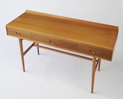 Lot 509 - ROBERT HERITAGE (BRITISH 1927-2008)