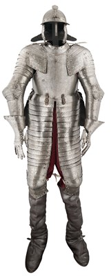 Lot 117 - A FINE AND IMPORTANT NORTH ITALIAN ENGRAVED THREE-QUARTER CUIRASSIER ARMOUR, CIRCA 1620-30