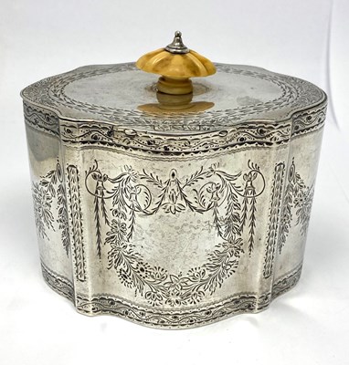 Lot 125 - A VICTORIAN SILVER TEA CADDY, ANDREW CRESPEL, LONDON, 1861