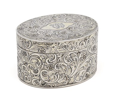 Lot 124 - A VICTORIAN SILVER TEA CADDY, WILLIAM COMYNS, LONDON, 1882