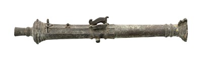 Lot 215 - A SMALL SOUTH EAST ASIAN BRONZE SWIVEL GUN (LANTAKA), 19TH CENTURY