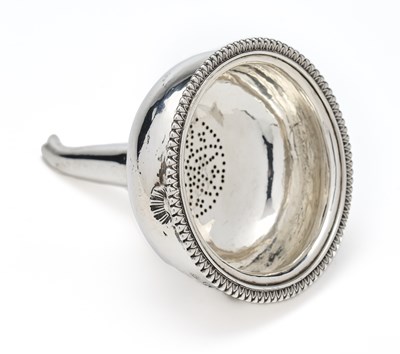 Lot 191 - A GEORGE IV SILVER WINE FUNNEL, THOMAS COX SAVORY, LONDON, 1828