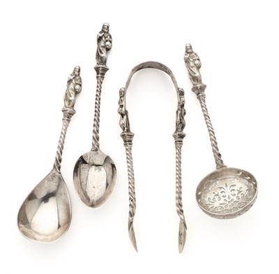 Lot 81 - A VICTORIAN SILVER SET OF TWELVE TEASPOONS, A PAIR SUGAR TONGS, A CADDY SPOON AND A SIFTER SPOON, EDWARD PAIRPOINT, LONDON, 1872