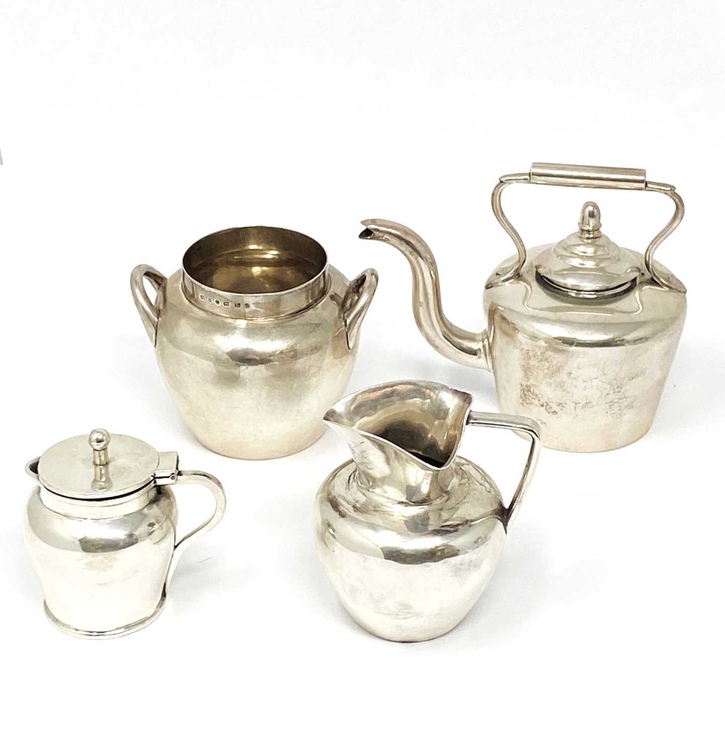 Lot 560 - FOUR PIECES OF SMALL SIZED VICTORIAN SILVER